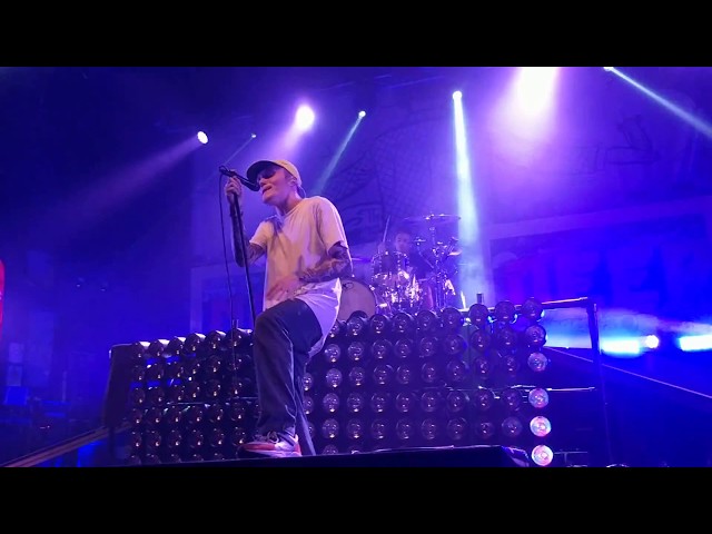 Постер Neck Deep - Heavy Lies