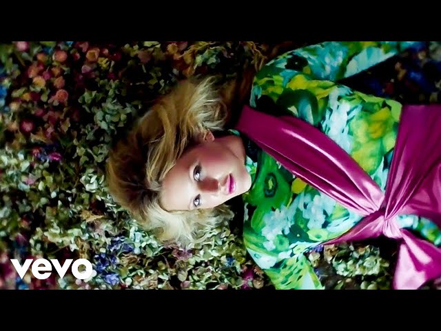 Постер Ellie Goulding - Close To Me