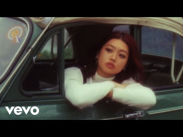 Постер beabadoobee - Dance With Me